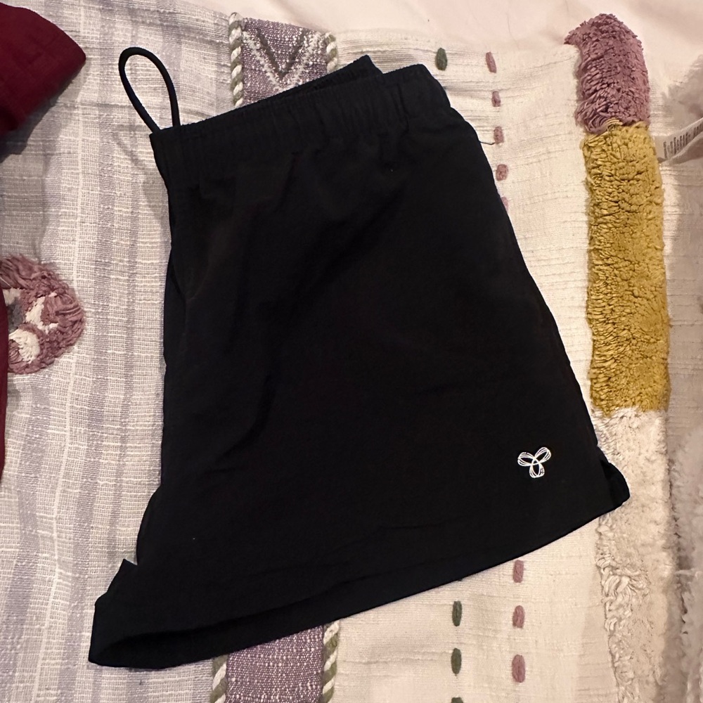 Aritzia Tna Shorts